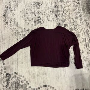 Athleta lightweight, hip length, long sleeve in maroon